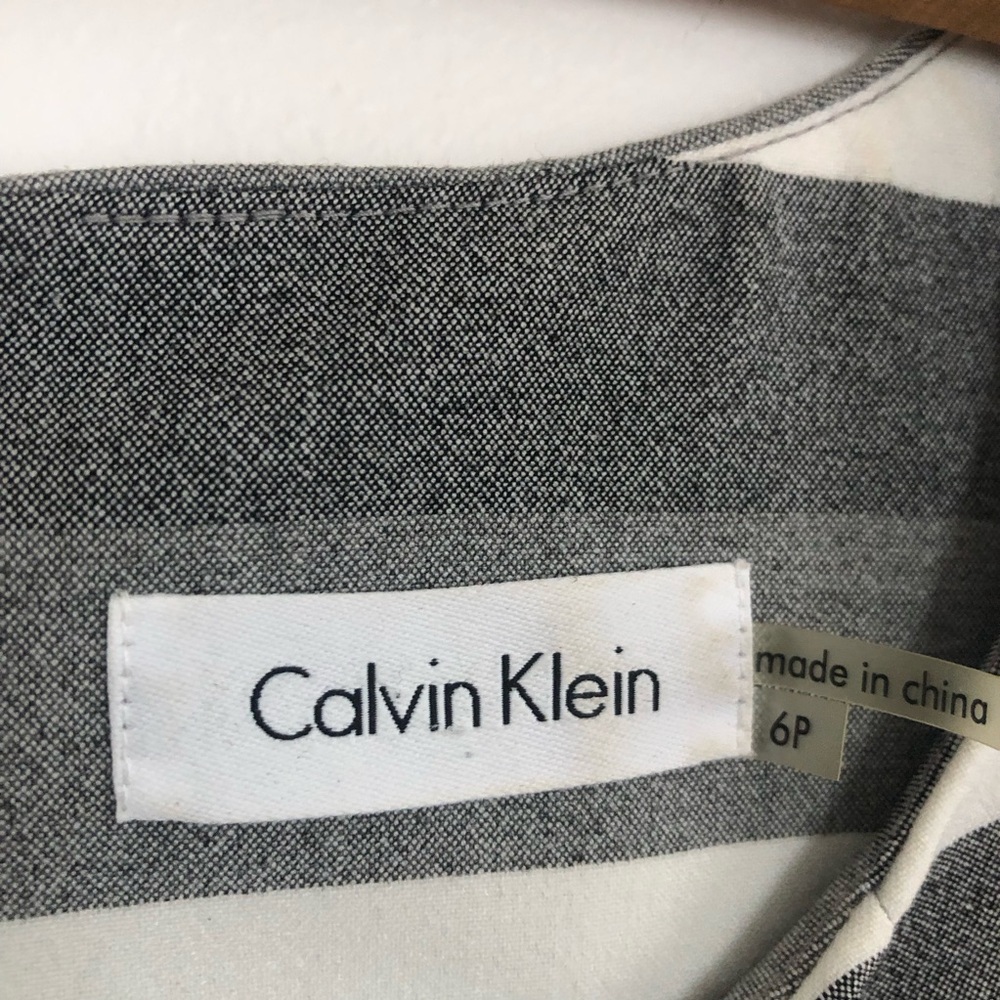 Calvin Klein Gray/White Striped Shortsleeve Belted Dress Size 6P - Picture 3 of 8
